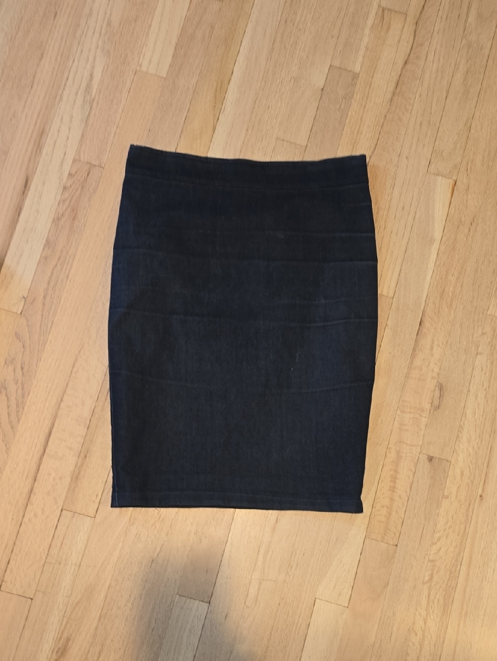 Women's Black Pencil Skirt - Sleek Stretch Fit